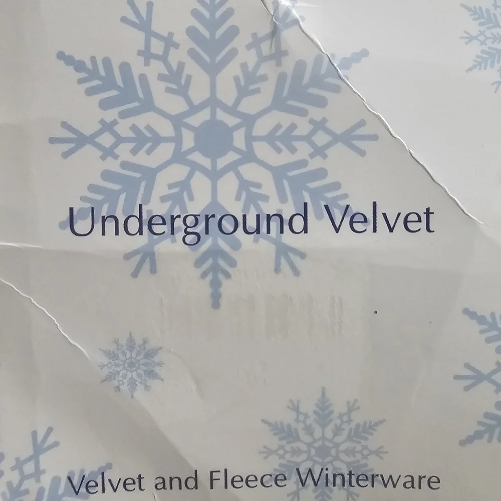 2 Underground Velvet Scarves with Bag - Picture 4 of 4